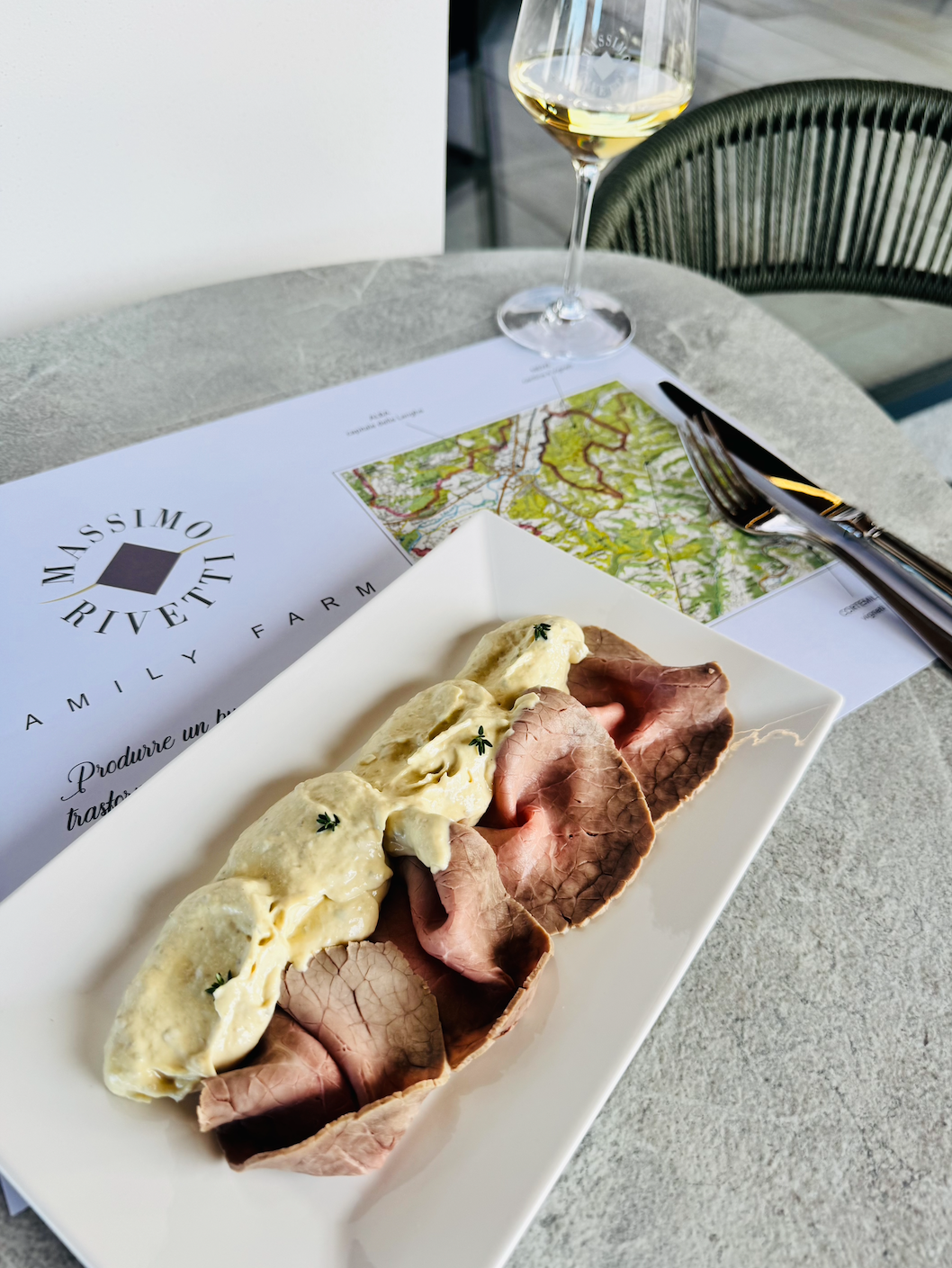 VINEYARDS AND CELLAR TOUR WITH FOOD AND WINE PAIRING